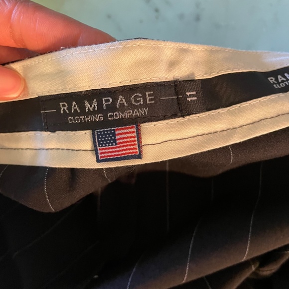 Short “work” skirt by Rampage - Picture 3 of 3